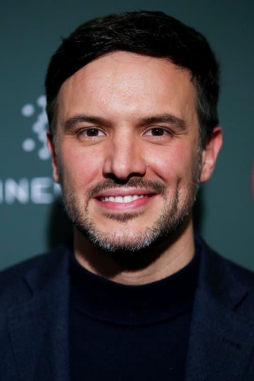 Alejandro de la Madrid as Andrรฉs in 4 Moons