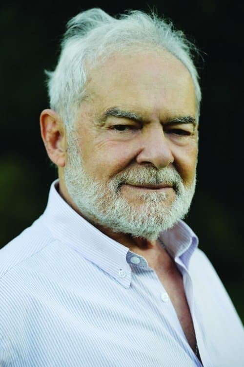 Othon Bastos as César in Central Station