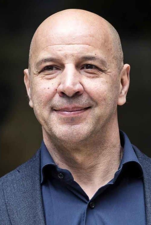 Aldo Baglio as Aldo / Al / Ajeje Brazorf / Dracula in Three Men and a Leg