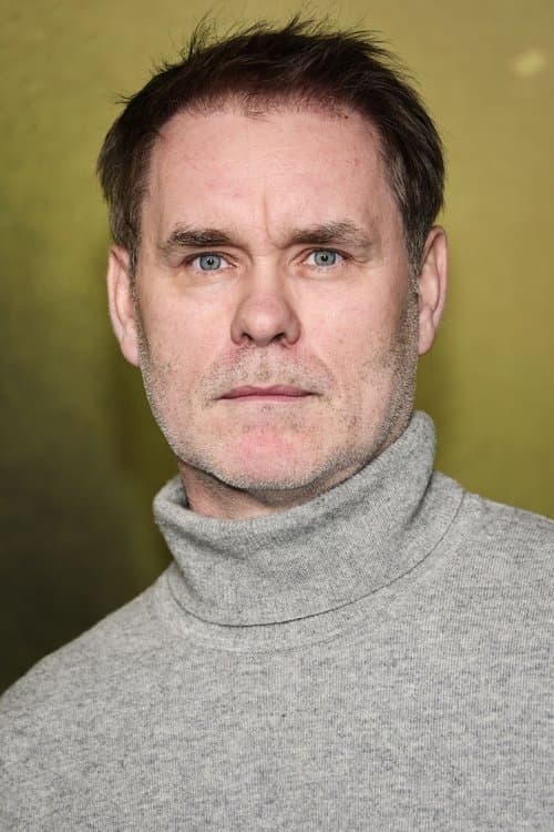 Jean-Franรงois Richet as Djeff in Crack 6T
