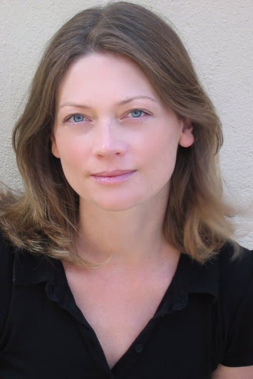 Sophie Ward as Elizabeth Hardy in Young Sherlock Holmes