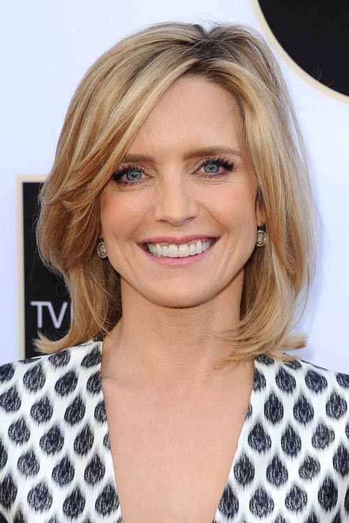 Courtney Thorne-Smith as Emma Fielding in Past Malice: An Emma Fielding Mystery