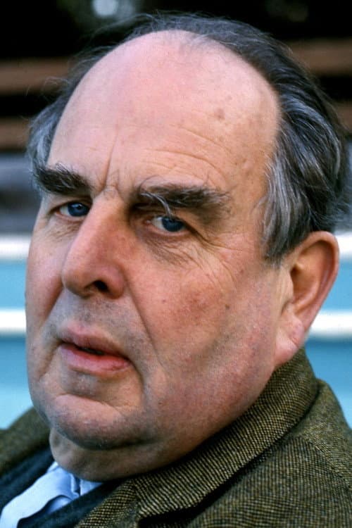 Robert Morley as Hector Enderby in Murder at the Gallop