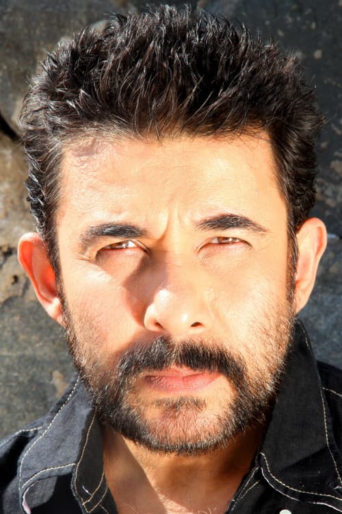 Deepak Tijori as Charlie in Ghulam