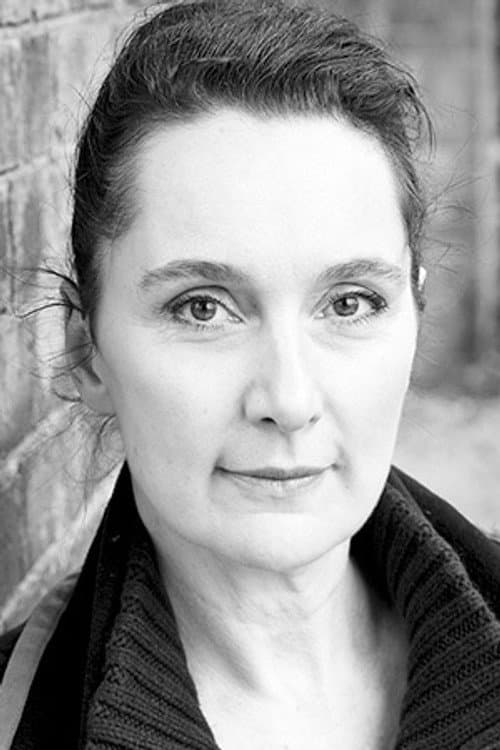 Kate Duchêne as Wendy in Roxane