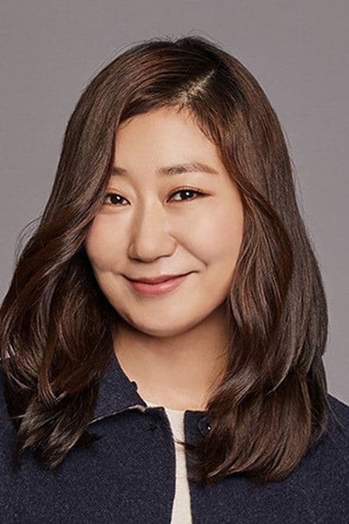 Ra Mi-ran as Kim Seonnyeo in Hi-Five