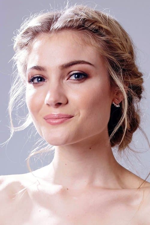 Skyler Samuels as Jess Harris in The DUFF