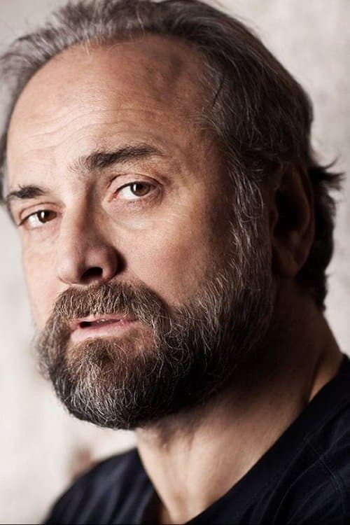 Massimo Popolizio as Benito Mussolini in I'm Back