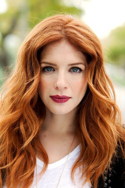 Rachelle Lefevre as Elsa Carter in Do You Know Me