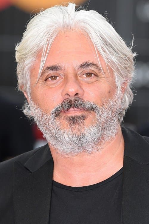 Dino Abbrescia as Alfredo in Cado dalle nubi