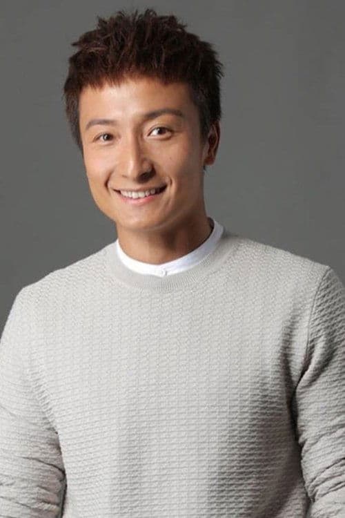 Alex Fong Lik-Sun as Officer Hanson in Legendary Assassin