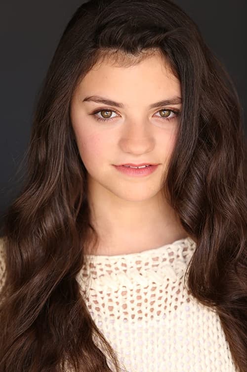 Eva Bella as Sara in Jessica Darling's It List