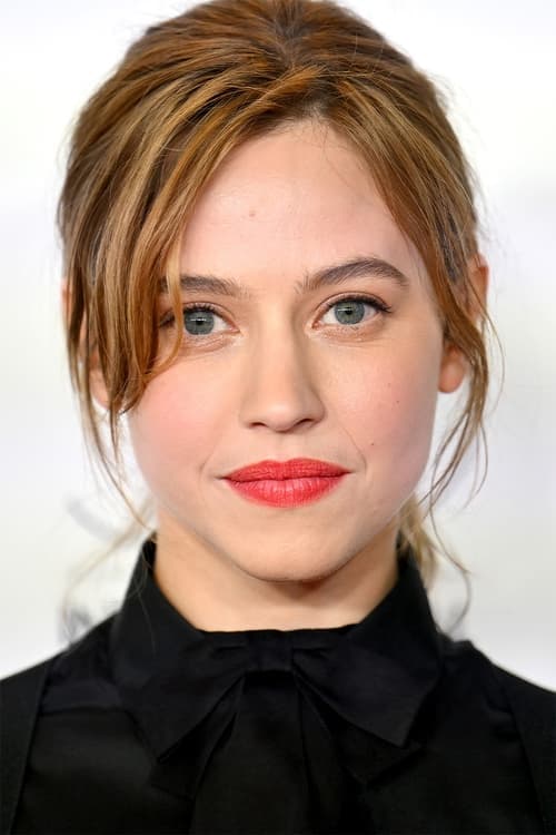 Lou de LaΓ’ge as Mathilde Beaulieu in The Innocents