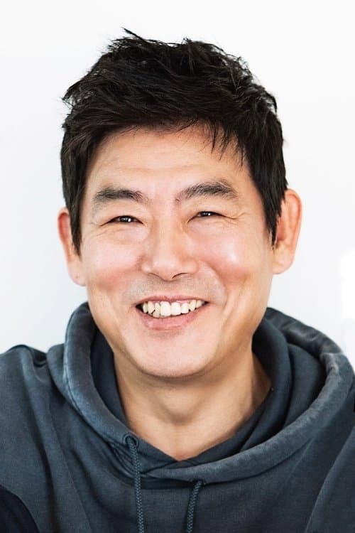 Sung Dong-il as Professor Yang in Midnight Runners