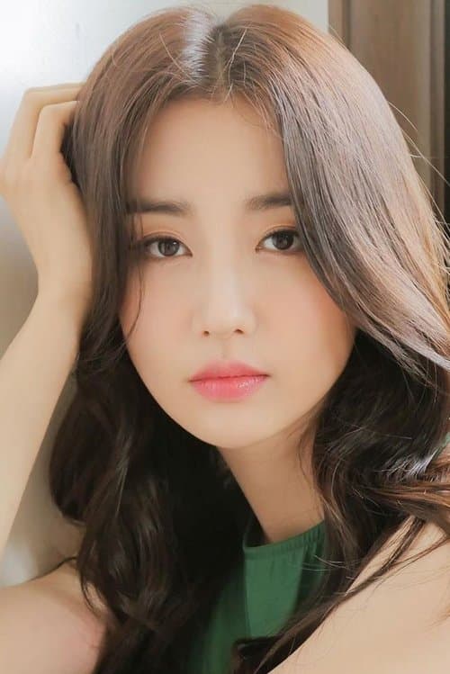Park Ha-seon as Joo-hee in Midnight Runners