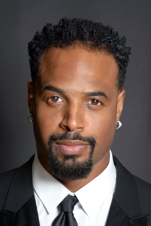 Shawn Wayans as Ray Wilkins in Scary Movie