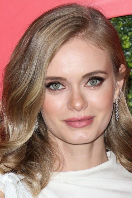 Sara Paxton as Miss Flynn in Blonde