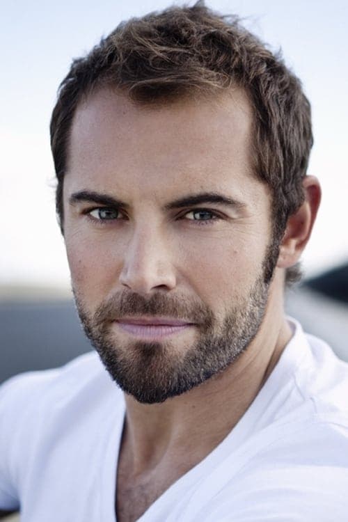 Daniel MacPherson as Patton in Beast