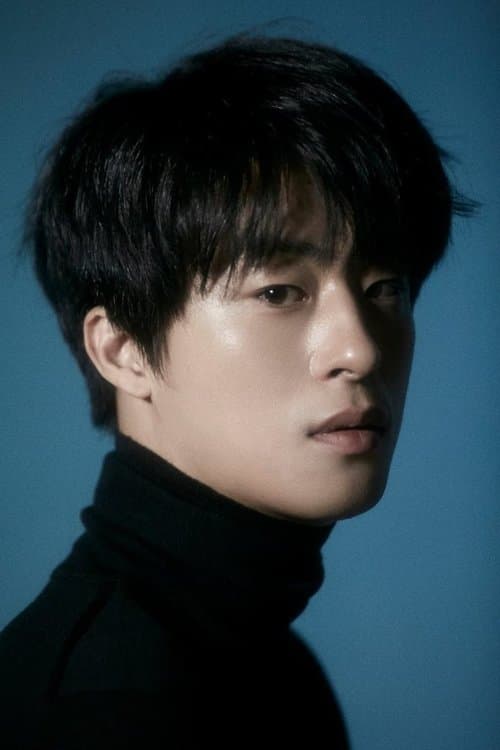 Koo Kyo-hwan as Seo Young-cheol in Colony
