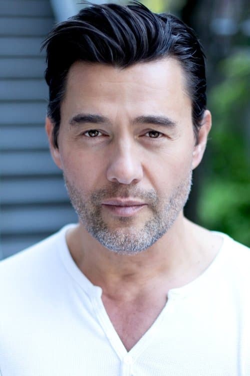 Steve Bacic as Jason Shannon in Garage Sale Mystery: A Case Of Murder