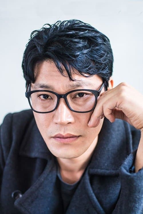 Choi Gwi-hwa as Jeon Il-man in The Outlaws