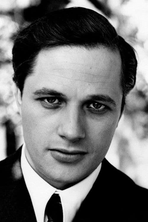 Lino Capolicchio as Giorgio in The Garden of the Finzi-Continis