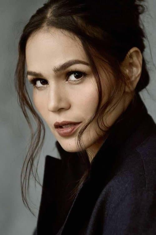Iza Calzado as Gina in The Echo
