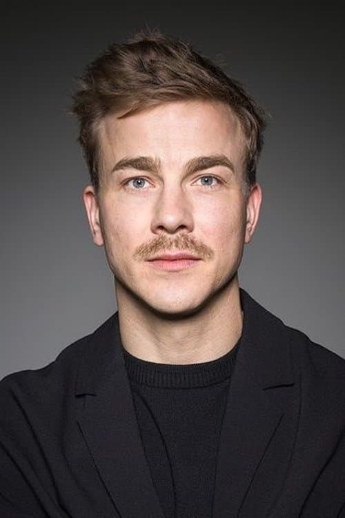 Albrecht Schuch as Stanislaus 'Kat' Katczinsky in All Quiet on the Western Front