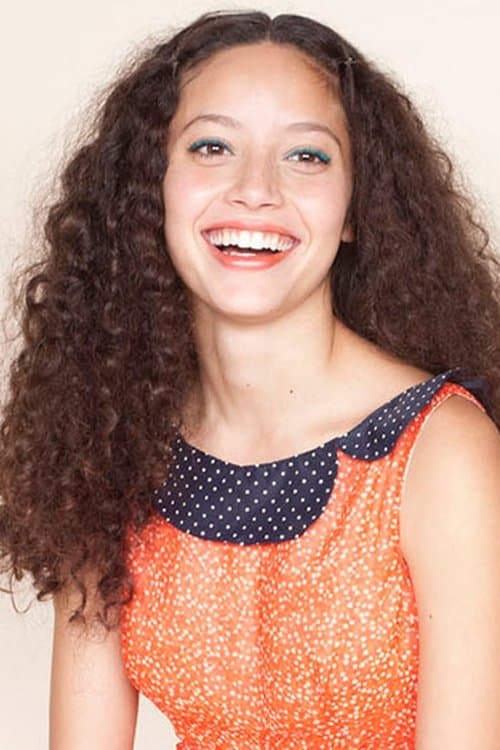 AilΓn Salas as Julia in The Blonde One