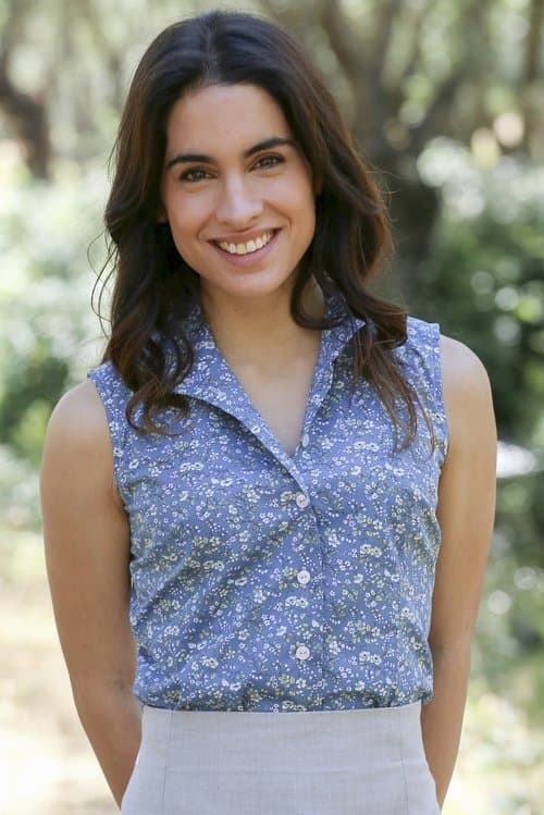 Fariba Sheikhan as Esther in Disforia
