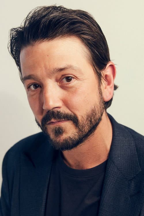 Diego Luna as Martín de la Torre in Mexico 86