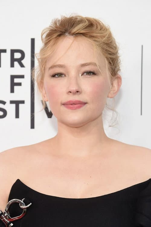 Haley Bennett as Megan Hipwell in The Girl on the Train
