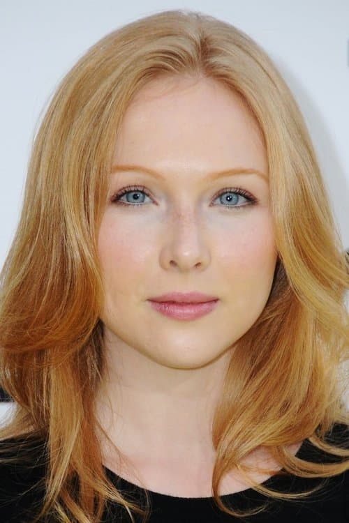 Molly C. Quinn as Kara Zor-El / Supergirl (voice) in Superman: Unbound