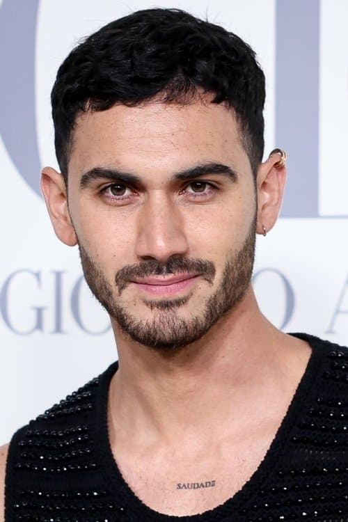 Alejandro Speitzer as Brayan in Me gusta, pero me asusta