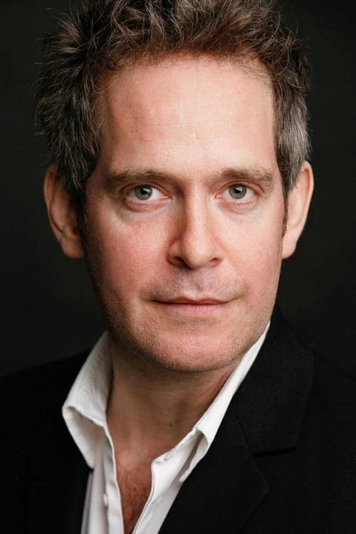 Tom Hollander as Isaacs in Hanna