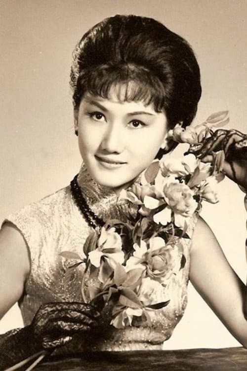 Chiu Sam-Yin as Mei Niang in Golden Swallow