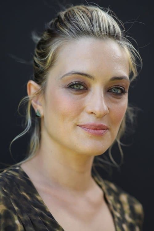 Carolina Crescentini as Marianna in Ignorance Is Bliss