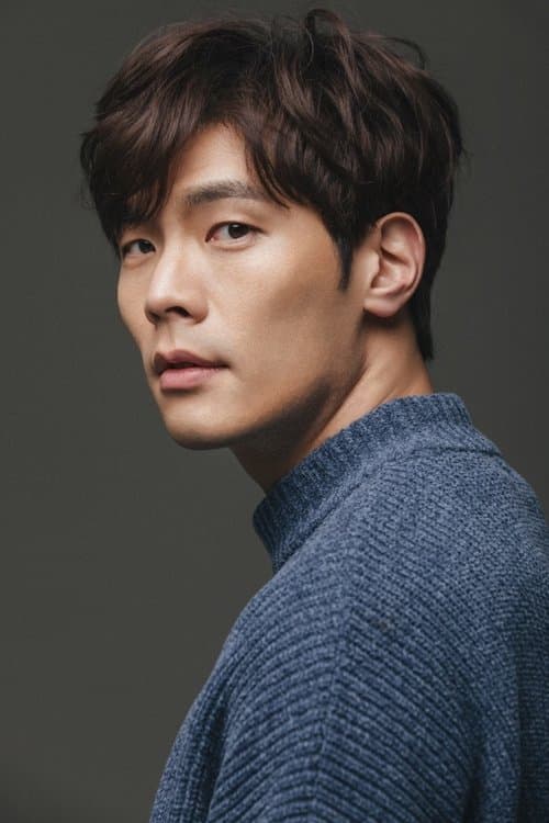 Choi Daniel as Kim Jin-gyu in The Chronicles of Evil