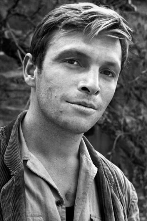 Umberto Orsini as Antoine in Cesar and Rosalie