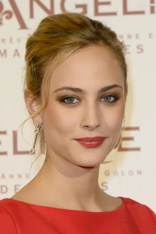 Nora Arnezeder as Sonia in Blast