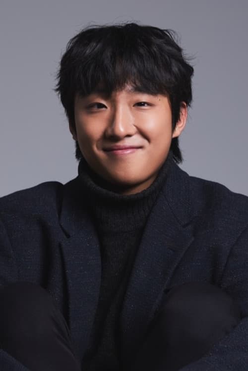Hong Xa-bin as Kim Dong-hyuk in Escape