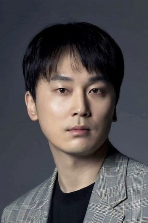 Seo Hyun-woo as Major Cha in Escape