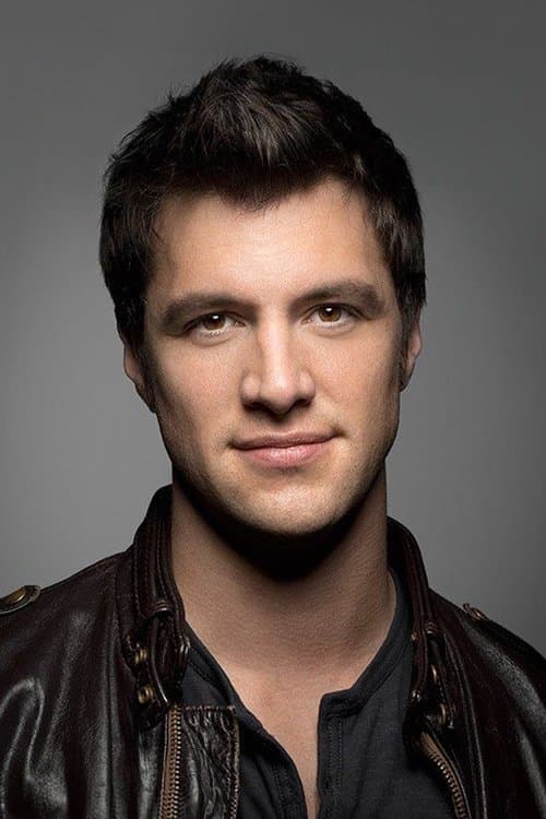 Shane McRae as Josh Shiffman in One Small Hitch