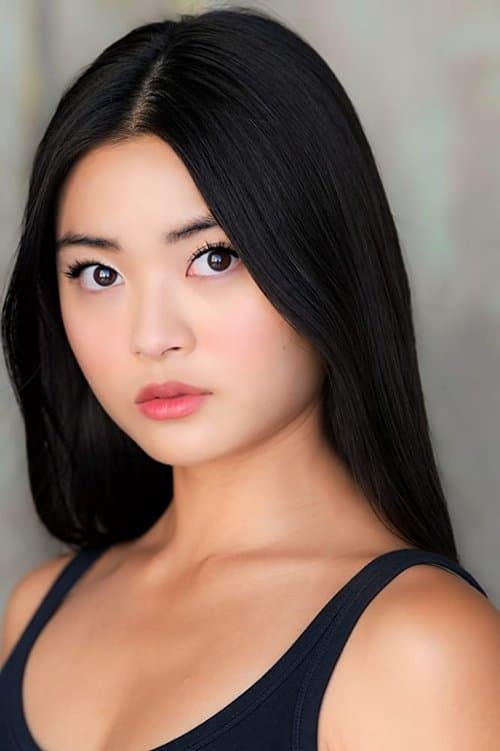 Ashley Liao as Manda in Jessica Darling's It List