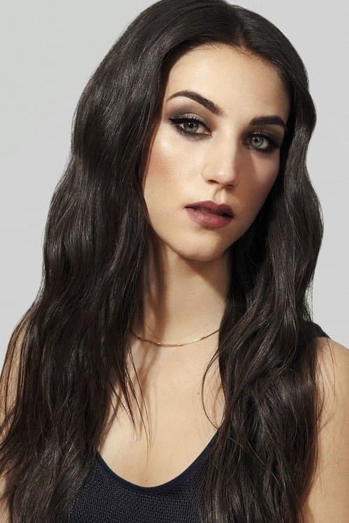 Claudia Salas as Vera in Disforia