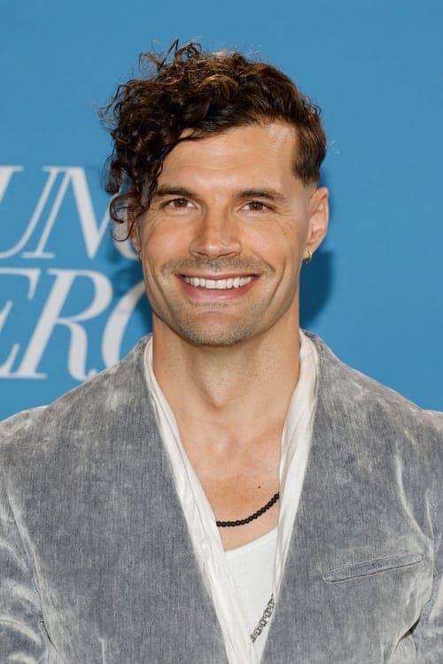 Joel Smallbone as David Smallbone in Unsung Hero