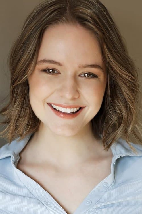 Izabela Vidovic as Maddy Broker in Homefront