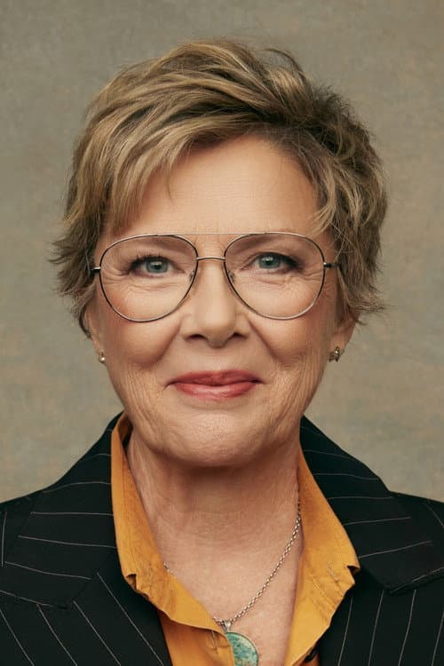 Annette Bening as Self - Interviewee in And the Oscar Goes To...
