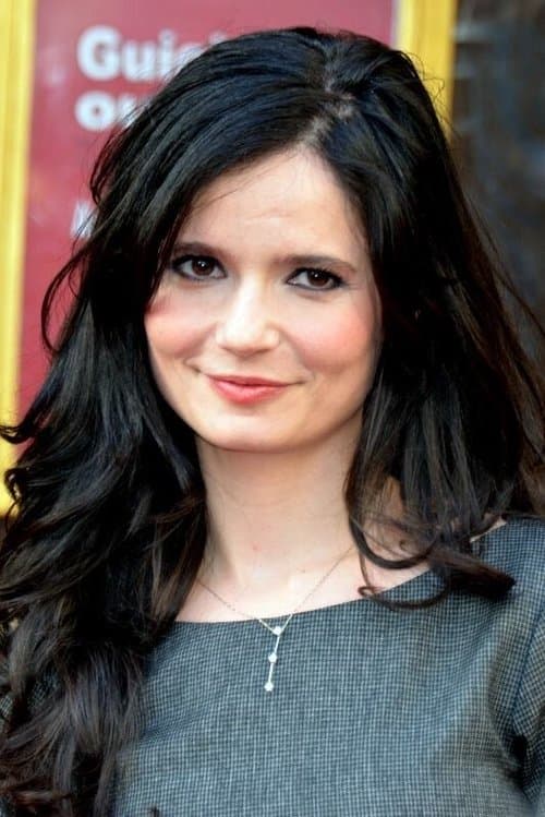 Salomé Lelouch as La fille Ziman in Les Miserables