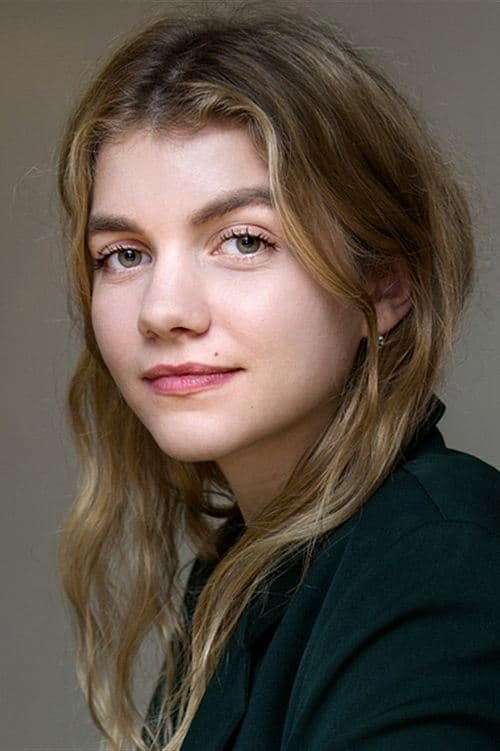 Galatea Bellugi as Matilde in Five Seconds